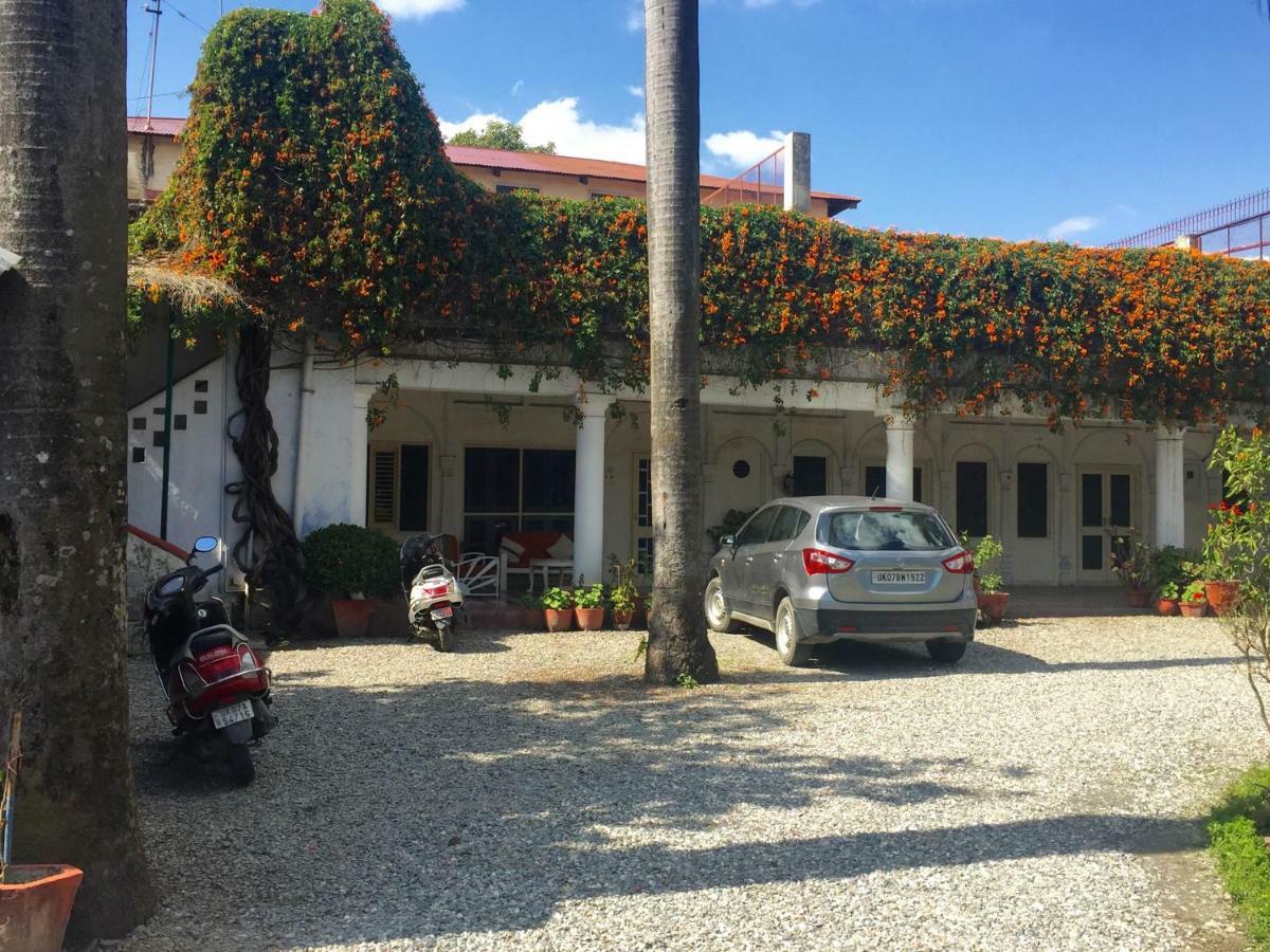 Mango Tree Courtyard Dehradun Hotell Exteriör bild